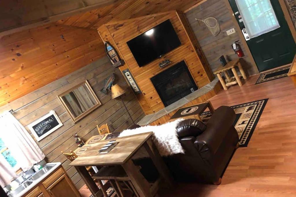 The Fishing Hole Cabin - Sage Vacations Gatlinburg Exterior photo